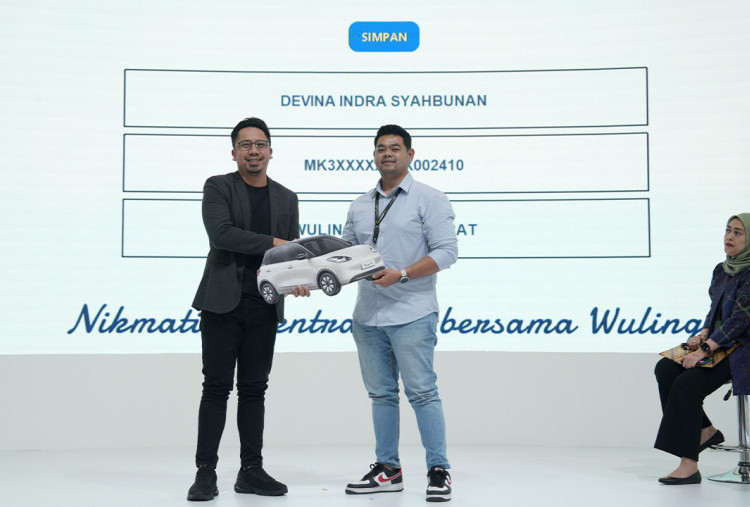 Wuling Mengundi Secara Langsung Pemenang Grand Prize dari Program ‘T.E.N.T.R.A.M’ di GIIAS 2025