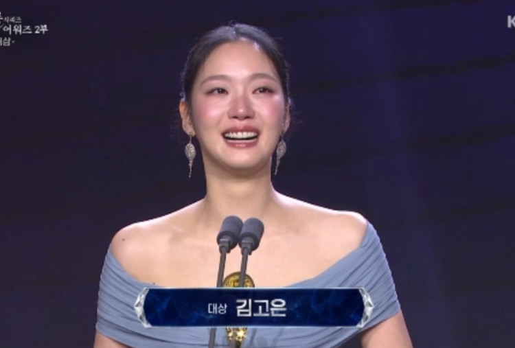 Kim Go Eun Raih Daesang di Blue Dragon Awards 2026, Buah Penantian 14 Tahun