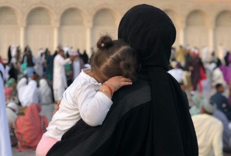 Amalan Ringan untuk Ibu Menyusui agar ASI Tetap Lancar saat Ramadan