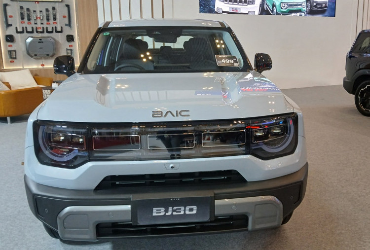Tampil Perdana di GJAW 2025, Ini Dia Keunggulan BAIC BJ30 Hybrid FWD