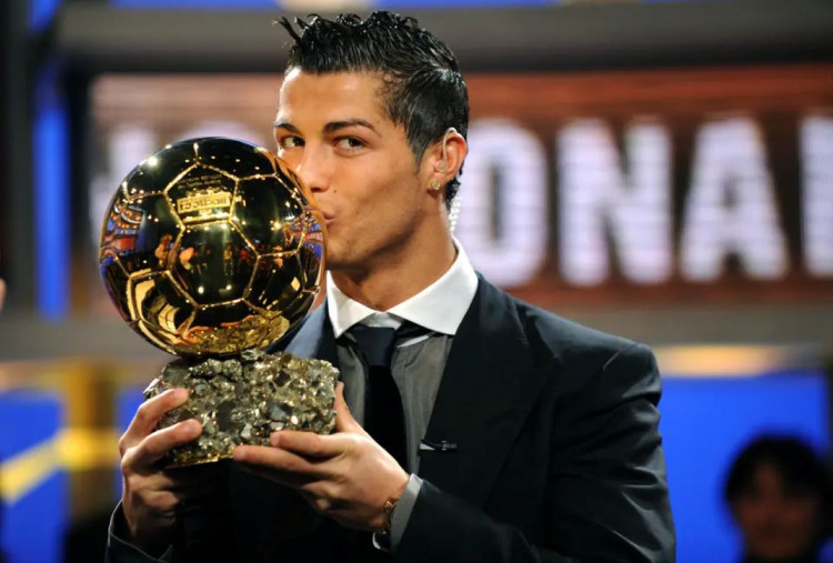 Cristiano Ronaldo 2008 Raih Ballon d’Or Terbaik Sepanjang Masa, Ungguli Versi Lionel Messi!
