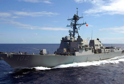 China Mengutuk Kapal Perang AS Yang Berlayar di Selat Taiwan