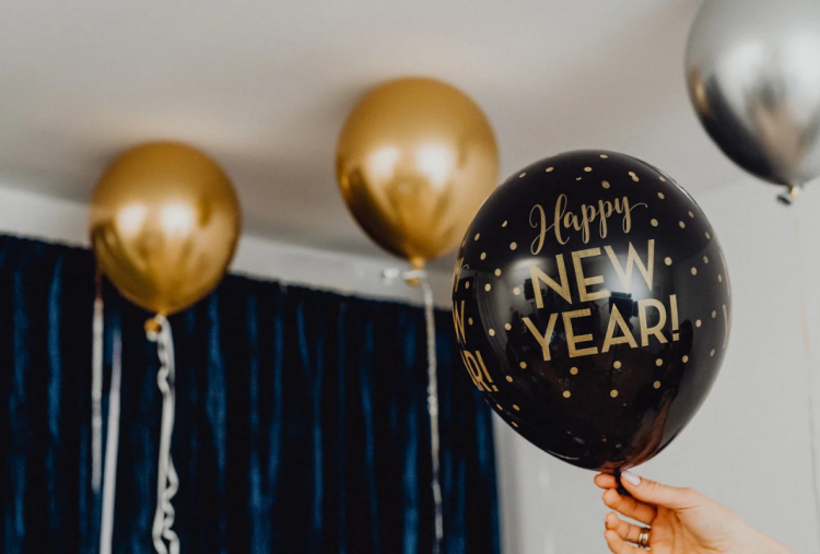 55 Ucapan Selamat Tahun Baru 2026 dalam Bahasa Inggris Beserta Artinya, Penuh Motivasi dan Harapan!