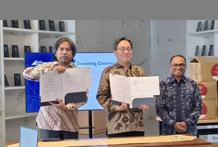 Tingkatkan Literasi Internasional, UIII Terima Hibah Ratusan Koleksi Buku dari Kedutaan Jepang