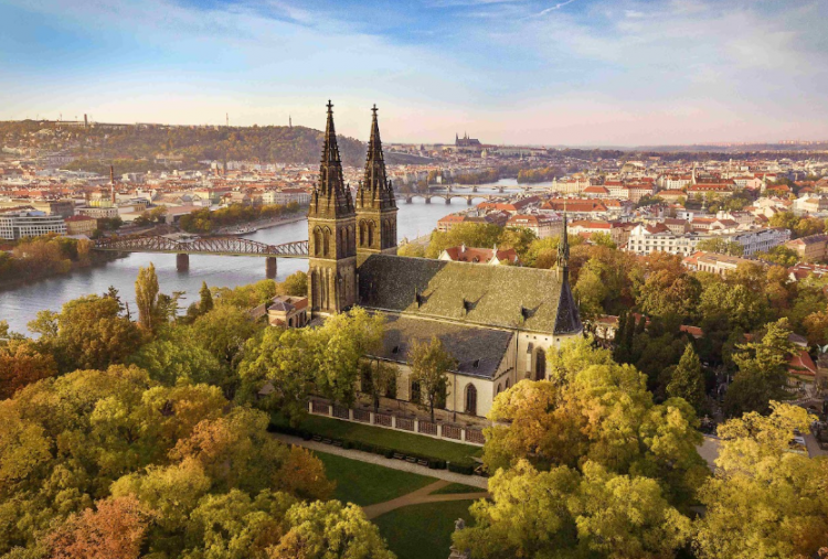 Liburan ke Eropa Mulai Rp7 Jutaan, Vietjet Buka Rute Hanoi–Praha