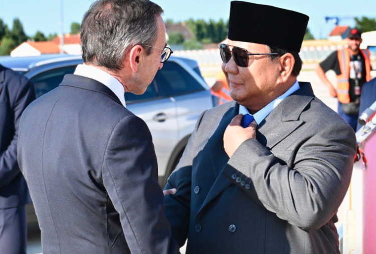 Presiden Prabowo Disambut Prosesi Kehormatan di Paris untuk Hadiri Bastille Day