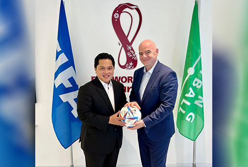 Erick Thohir Serahkan Surat Khusus Presiden Jokowi ke Presiden FIFA, Bahas Sepakbola Indonesia