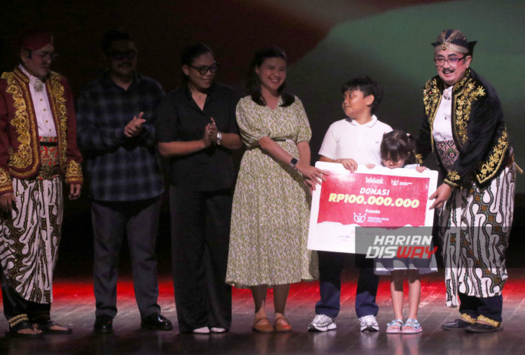 Sejak 2012, BCA telah menjalankan berbagai inisiatif seperti Wayang for Students, Nusantara Academic Writing Award (NAWA), Sudamala: Satu dalam Cita, Jazz Gunung, hingga musikal “Nusantara: Jiwa Surga Khatulistiwa”. Konsistensi ini mengantarkan BCA meraih penghargaan MURI sebagai “Perusahaan dengan Kegiatan Pelestarian Wayang Terbanyak”, mempertegas perannya dalam menghidupkan warisan budaya bangsa.