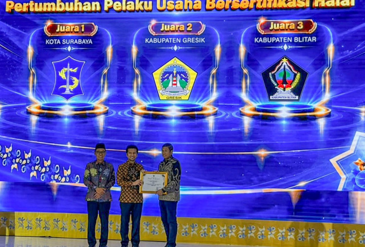 Surabaya Sabet Empat Penghargaan Syariah Award Jatim 2026, 6.139 UMKM Bersertifikat Halal