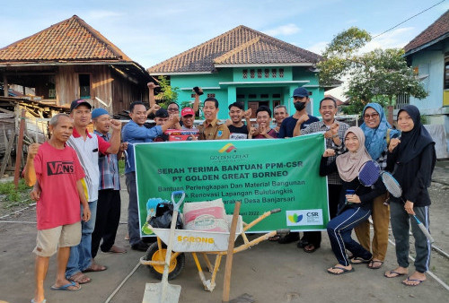 PT Golden Great Borneo Bangun Lapangan Badminton di Desa Banjarsari