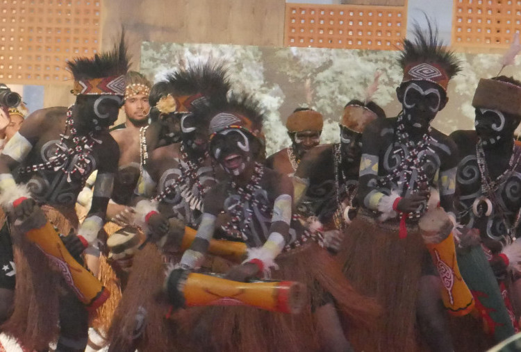 Unik! Festival Noken Lestarikan Budaya Papua, Koleksi Fashion Terbuat dari Bahan Alam