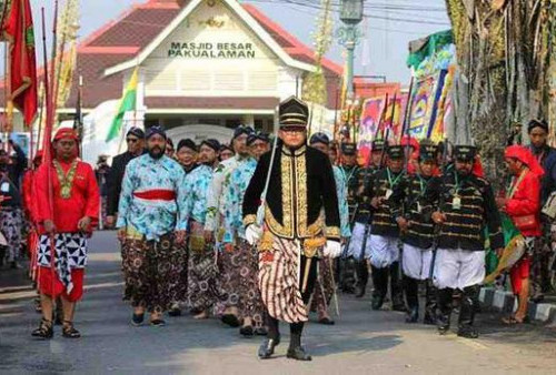 Melindungi Budaya dan Adat Kerajaan Nusantara (2-Habis): Melindungi Eksistensi