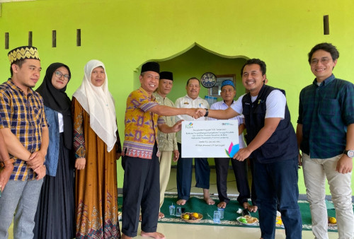PLN Salurkan Bantuan Kepada Pondok Pesantren Albina Pesawaran Lampung