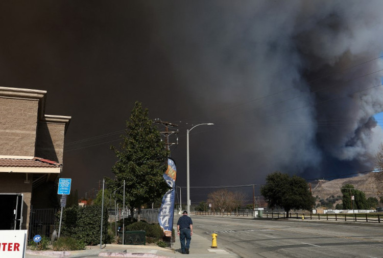 Kebakaran Baru Muncul di Castaic, Los Angeles, Ribuan Orang Mengungsi