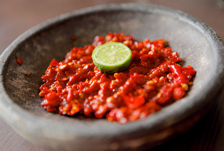 Mengenal Sambal Khas Nusantara: Dari Matah Hingga Roa, Ikon Kuliner Indonesia