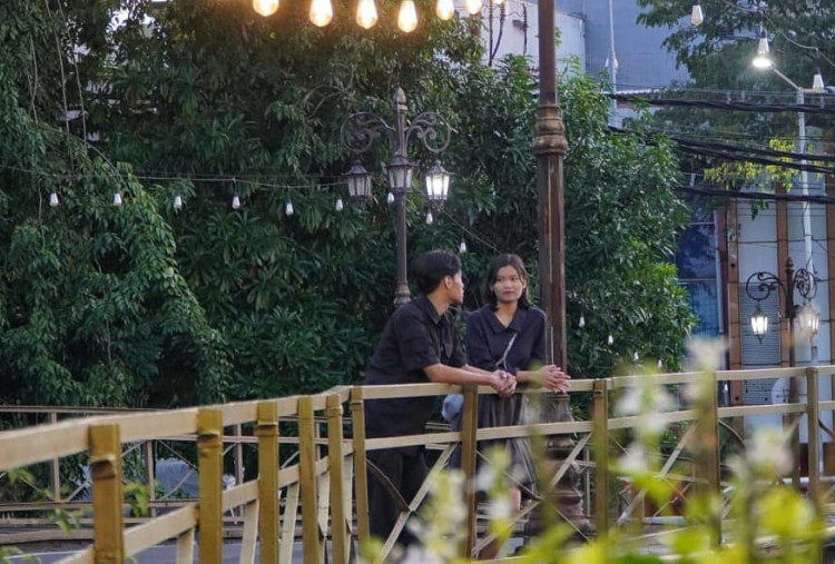Seri Sang Putra Fajar (10): Jembatan Peneleh, Jembatan Dua Hati