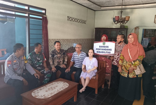 Anugerah Patriot Jawi Wetan II 2024: Kelurahan Kanigoro Salurkan Bansos Kepada Penyandang Disabilitas