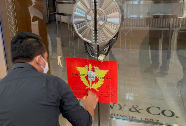 Instruksi Purbaya, Bea Cukai Segel Toko Tiffany & Co untuk Pengawasan Administratif