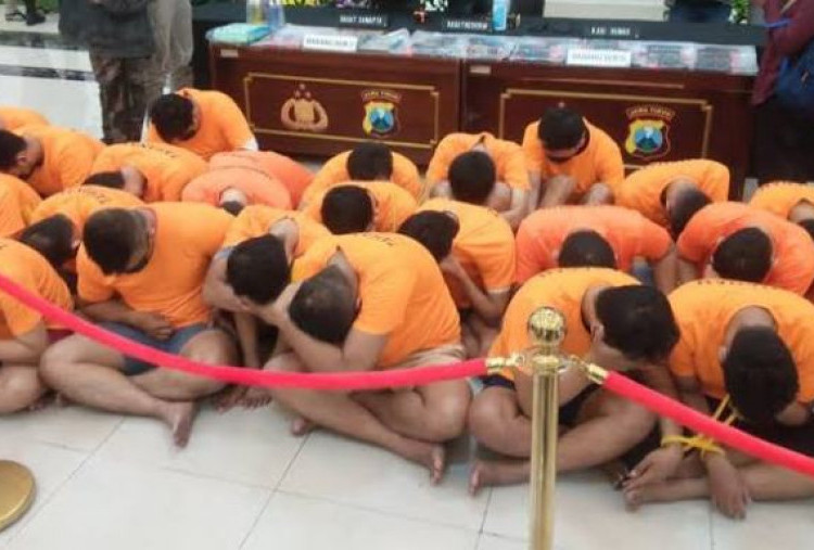 Berkas Kasus Pesta Seks Sesama Jenis di Hotel Surabaya Tahap P-19