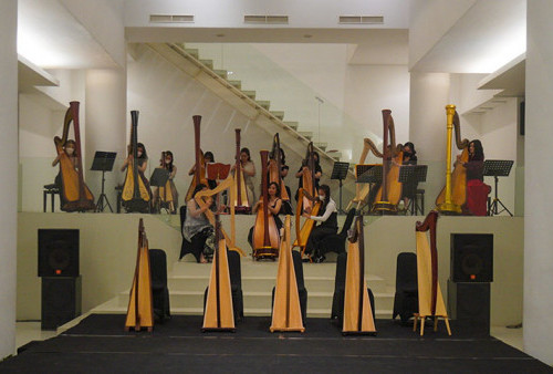 Di Summer Melodies, Harpist Kara Harps Academy Tampil Ber-30 Seperti di Australia