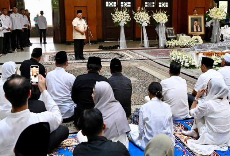 Prabowo Melayat ke Almarhum Eddie Nalapraya, Kenang Sebagai Sosok Patriot Sejati