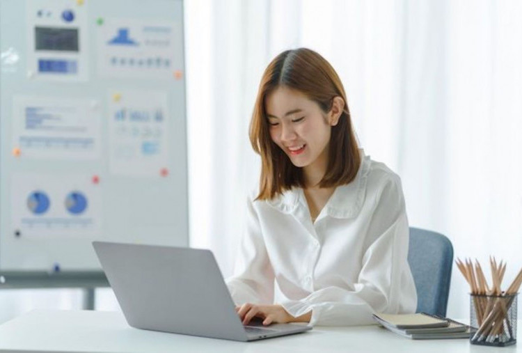 5 Prompt AI Terbaik untuk Bikin Laporan Kerja Otomatis, Selesai Dalam 5 Menit!