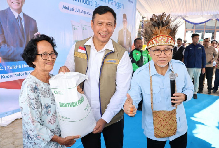 Dirut BULOG dan Menko Pangan Pastikan Bantuan Pangan Jangkau Masyarakat hingga Wilayah Timur Indonesia