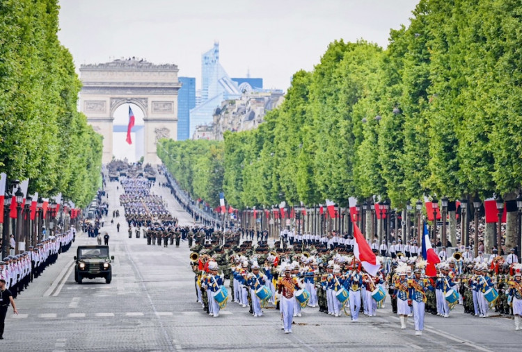 Kontingen Indonesia Satgas Patriot II Tampil Memukau di Bastille Day 2025, Paris