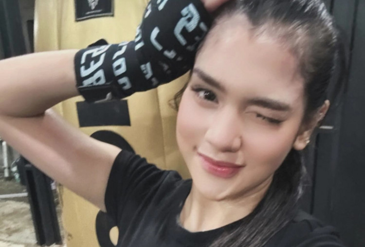 Diisukan Jadi Selingkuhan, Davina Karamoy Sibuk Latihan Tinju, Dito Ariotedjo Seru Jajal Speedboat di Belitung
