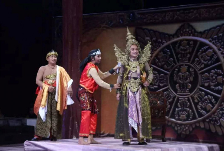 Komedi Hari Komedi: Robert Bayoned Geliatkan Ludruk Ikuti Arus Zaman