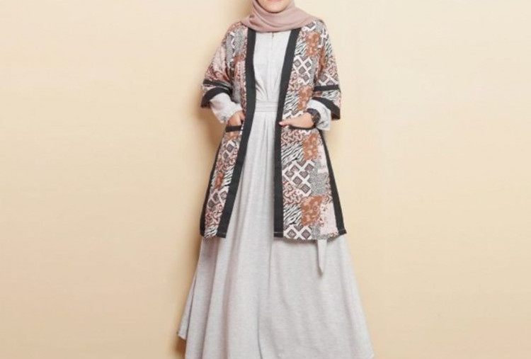 Rekomendasi Gamis Two-Piece Look untuk Ibu Menyusui, Modis Tanpa Ribet saat Bertamu