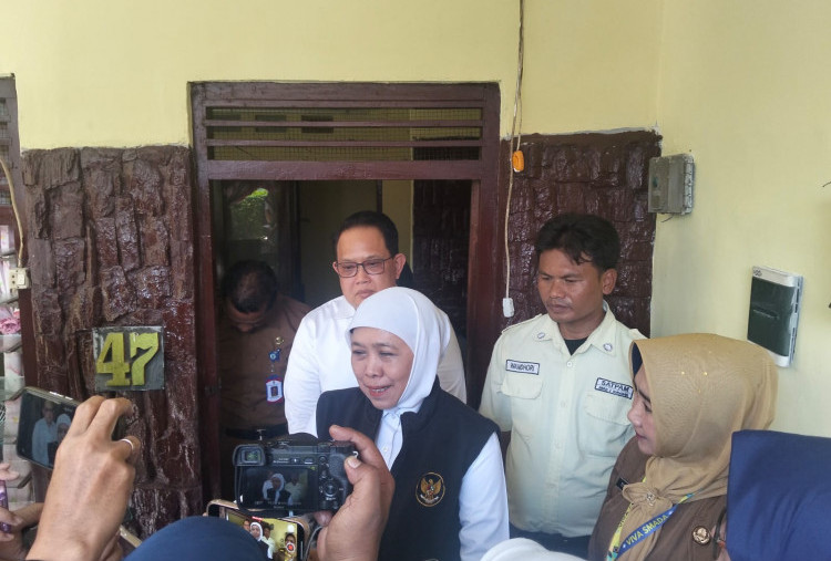 Kado Manis Hardiknas, Pemprov Jatim Bedah Rumah Penjaga Sekolah SMAN 2 Surabaya