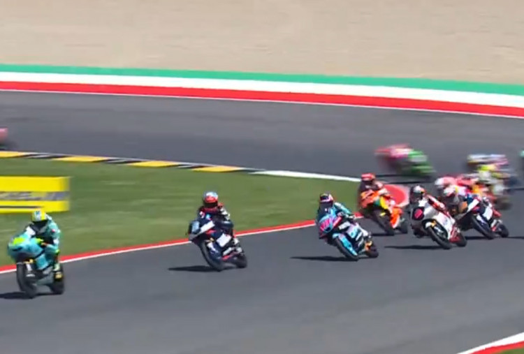 Veda Ega Finish 8 Moto3 Mugello 2026 Sempat Besaing di 4 Besar, Maximo Quiles Blunder di 2 Lap Terakhir