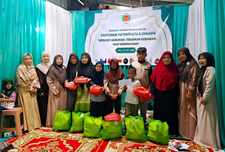 Pegadaian CPS Pondok Aren dan Sahabat Berbagi Tangsel Santuni Anak Yatim dan Dhuafa