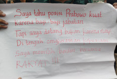 Sepulang Kerja, Andre Ikut Demo di Bundaran HI: Gaji UMR Makin Tak Cukup untuk Kebutuhan Pokok