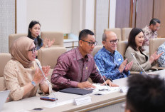 Danantara Indonesia Inisiasi Hibah PLTS Sumenep ke Pemda, PLN Siap Suplai Listrik Bersih Bagi 2.000 KK