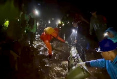 Dramatis, Tim SAR Berjibaku Evakuasi Korban Pesawat ATR 42-500 Lalui Medan Ekstrem!