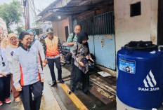 Hani Pramono Pantau Pembagian 1.000 Toren Gratis PAM Jaya di Wilayah Air Kecil