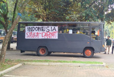 15 Bus Mahasiswa BEM UI Geruduk Bundaran HI, Kepung Jakarta Bawa 5 Tuntutan untuk Prabowo