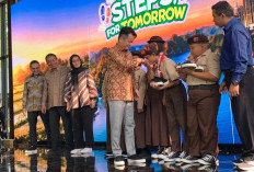 BYD Bagikan 1.200 Pasang Sepatu Sekolah Melalui Program Small Steps for Tomorrow