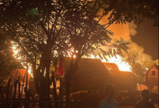 Detik-Detik Wisata Adat Sade Terbakar, Warga Lari Berhamburan, Kopdes Merah Putih Jadi Pengungsian
