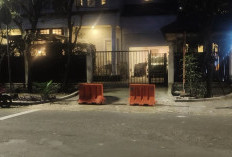 Kata Penjaga Soal Pagar Rumah Pak JK Ditabrak Mobil Berpengemudi Wanita, Mabuk?