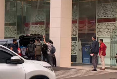 15 Jam Geledah Kantor BGN, Kejagung Bawa Box Kontainer dan Sejumlah Dokumen