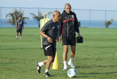 Simon Tahamata Tegaskan Timnas Indonesia U-17 Tak Boleh Gentar di ‘Grup Neraka’ Piala Asia U-17 2026