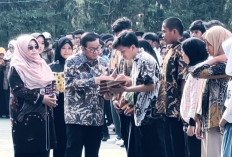Pramono Tebus 1.897 Ijazah yang Ditahan Sekolah, Total Nilainya Capai Rp7,69 Miliar