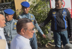 Ekspresi Pramono saat Sambangi Lokasi Ledakan di SMAN 72 Jakarta, Prihatin Tak Banyak Bicara