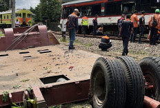 Kereta Api Bandara Temper Truk di Poris, Evakuasi Masih Berlangsung!