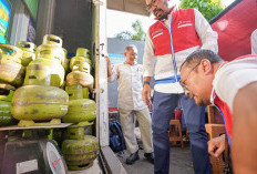 Direktur Utama Pertamina Patra Niaga Tinjau Langsung Penyaluran LPG 3Kg di Tangerang Selatan   