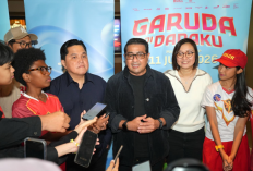 Jelang Laga Indonesia Vs Oman, Menpora Erick Thohir dan Menteri Ekraf Nobar Film Garuda di Dadaku