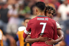 Paham Perasaan Legenda! Tetesan Air Mata Cristiano Ronaldo Pecah, Pelukan Lamine Yamal Menyentuh Hati